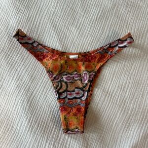 NEW Strawberry Milk Mob - Tiger Tail Bottom